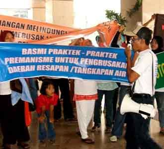 Aksi Menolak Rusunami Pesanggrahan